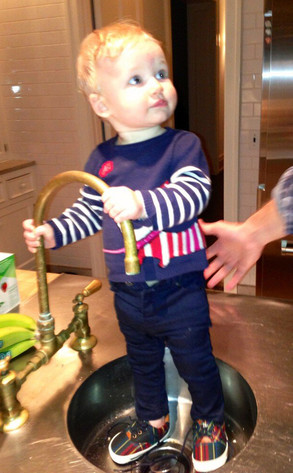Jessica Simpson Twit Pic, Maxwell Jessica Simpson Twit Pic, Maxwell